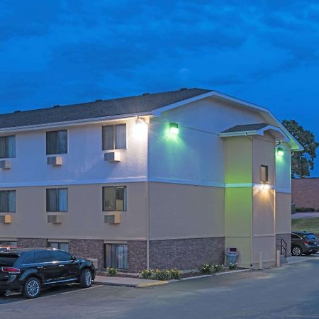 Super 8 By Wyndham Omaha Ne Hotel Bagian luar foto