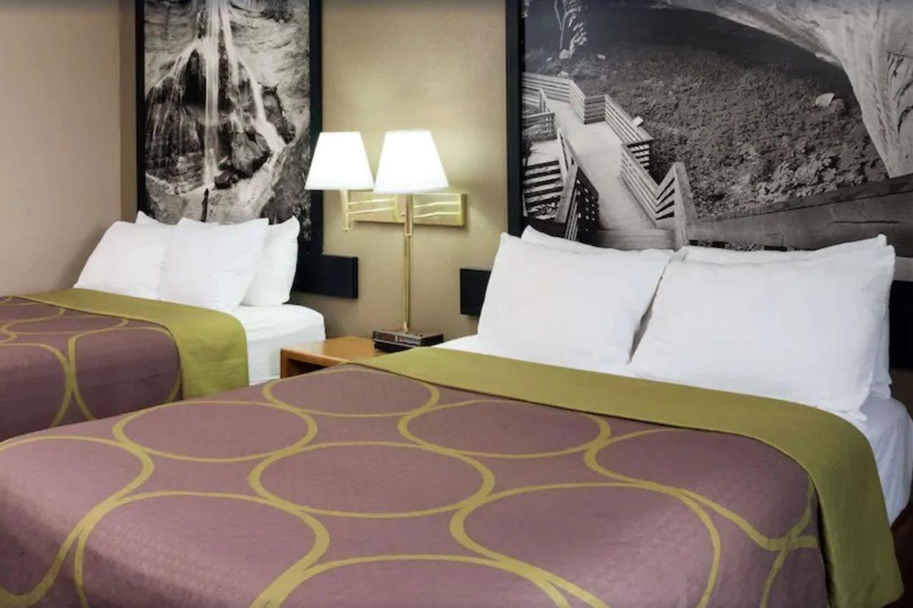 Super 8 By Wyndham Omaha Ne Hotel Bagian luar foto