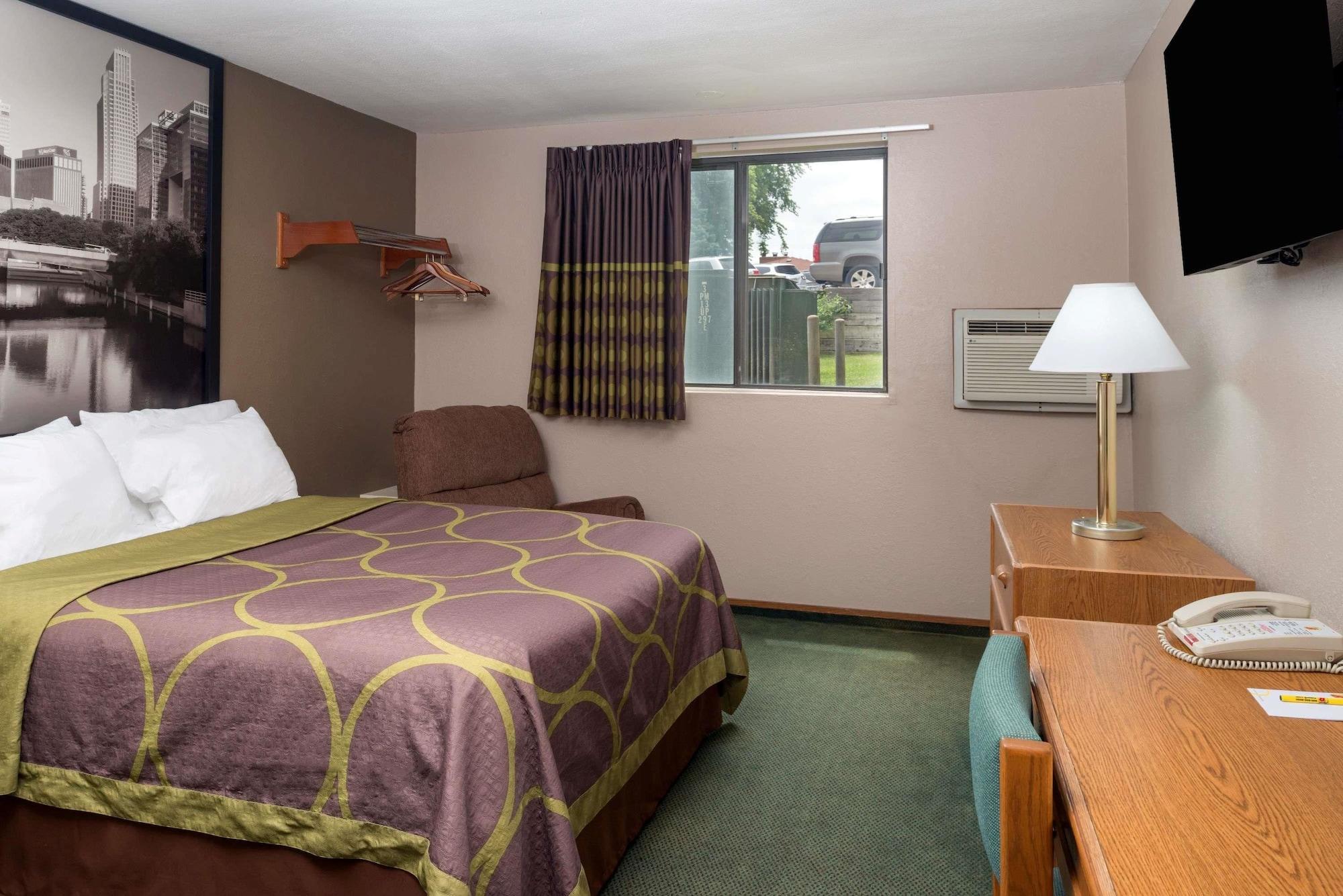 Super 8 By Wyndham Omaha Ne Hotel Bagian luar foto