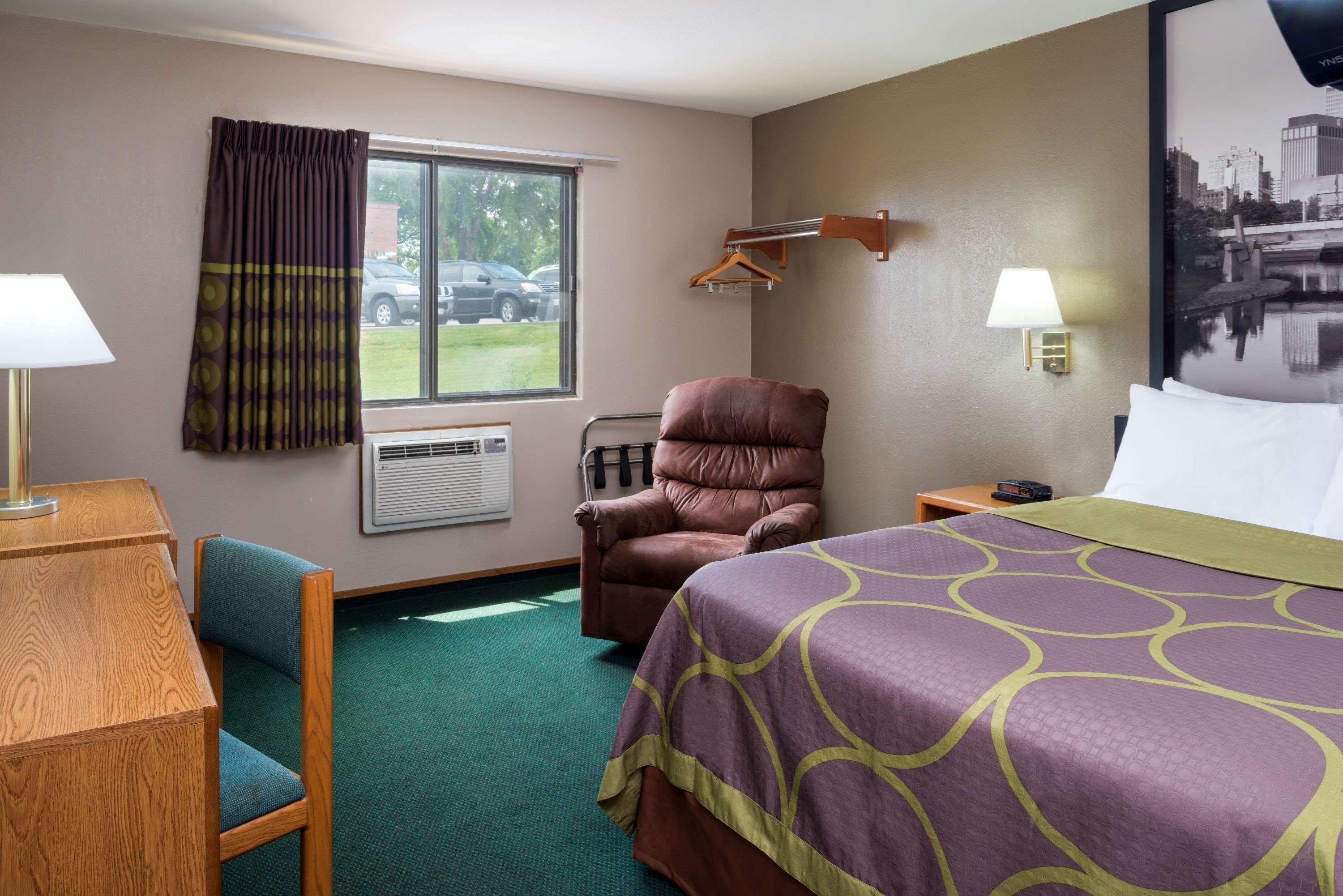Super 8 By Wyndham Omaha Ne Hotel Bagian luar foto