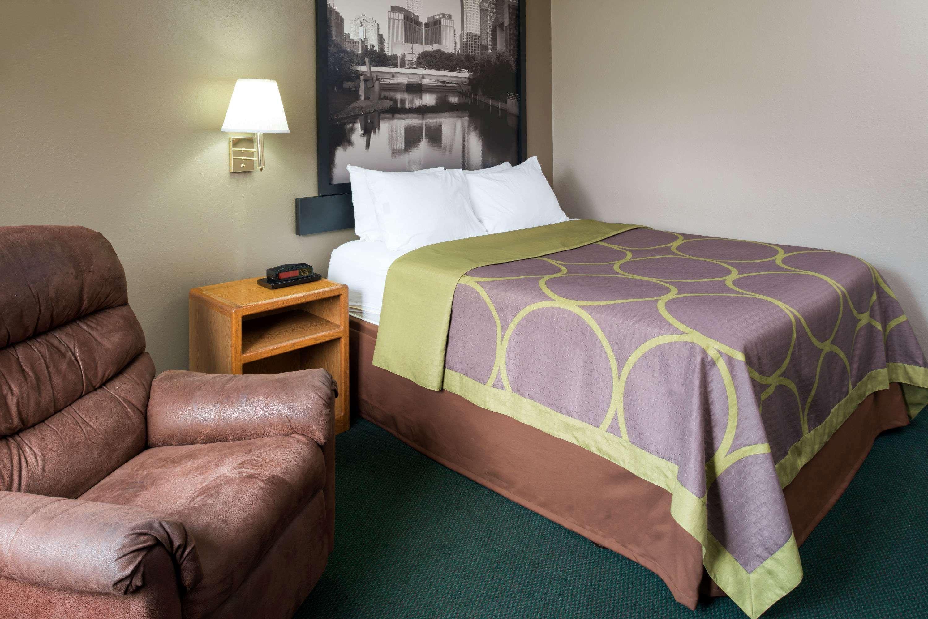 Super 8 By Wyndham Omaha Ne Hotel Bagian luar foto
